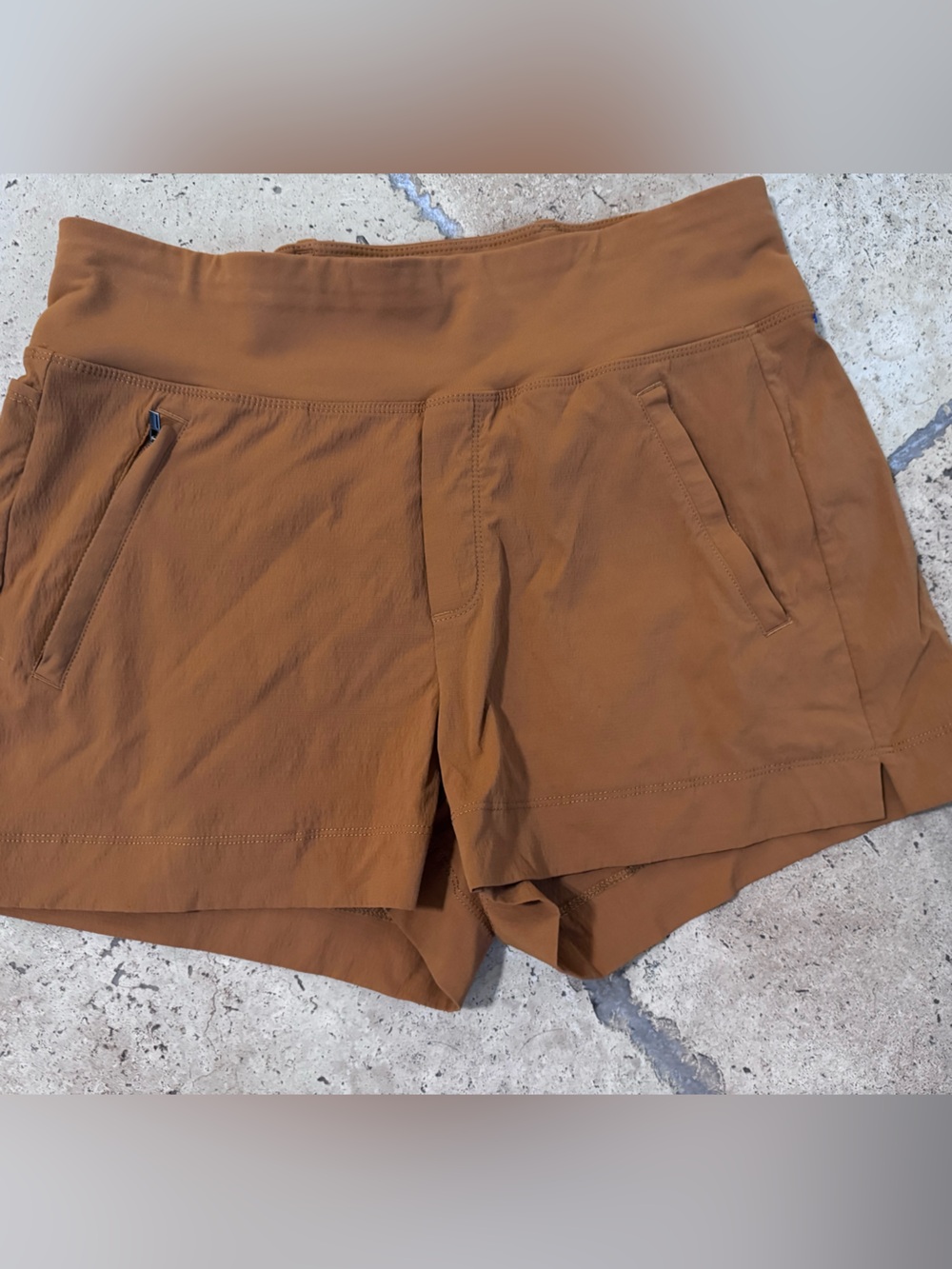 Athleta Women's Trekkie North 3.5" Short. Size 8